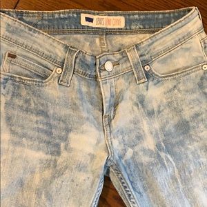 Levi’s Demi curve